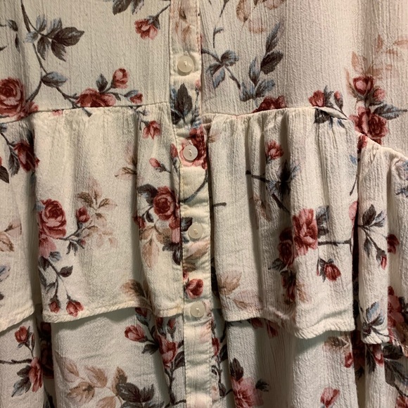 AE floral ruffle shirt - Picture 3 of 5